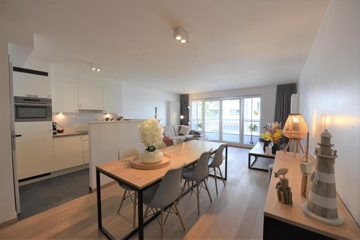 Appartement Spacieux A Knokke Bagian luar foto