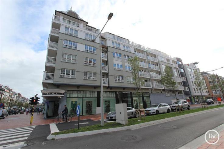 Appartement Spacieux A Knokke Bagian luar foto